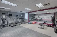 โรงแรม โคราวน์ พลาซ่า อินเดียแนโพลิส-แอร์พอร์ต บาย IHG - ที่มีฟิตเนส