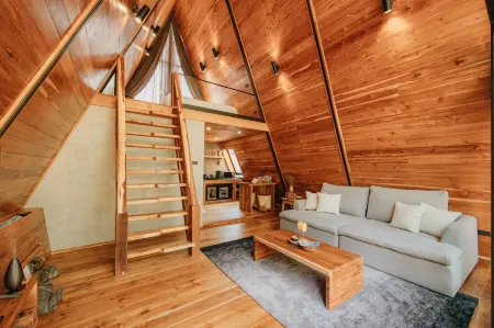 LAGÖM Village Resort Отели рядом с достопримечательностью «Тэм Чан Дао»