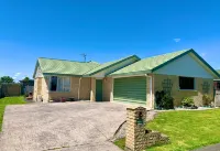 Radiata Homestay Hotels in Fairview Downs