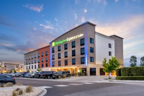 Holiday Inn Express & Suites COLORADO SPRINGS AFA NORTHGATE by IHG - parking