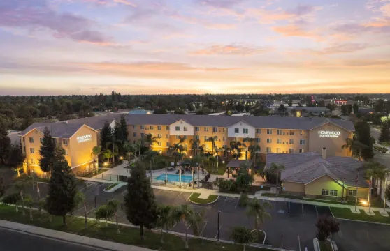 貝克斯菲爾德Homewood套房酒店