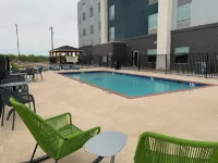 Hampton Inn Monahans - Pools