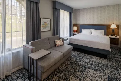 Hampton Inn and Suites Huntington Downtown Hotel dekat The Paramount