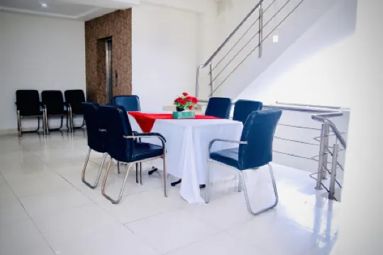 Hotel Tulip Inn Отели рядом с достопримечательностью «Юниверсити Колледж Лахор»