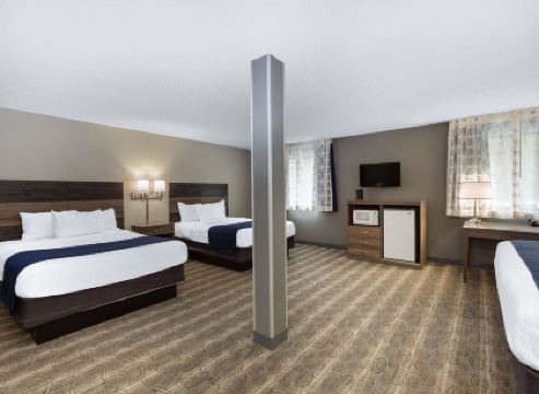 Days Inn & Suites by Wyndham Wisconsin Dells
