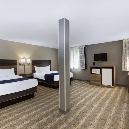 Days Inn & Suites by Wyndham Wisconsin Dells