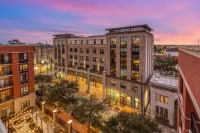 Cambria Hotel Savannah Downtown Historic District Hotel di 