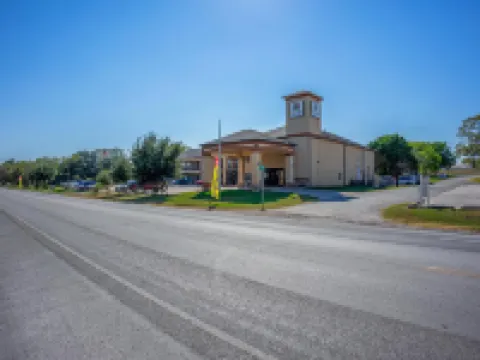 Moulton Inn &  Suites by OYO Near Shiner TX Hotels in Lavaca County