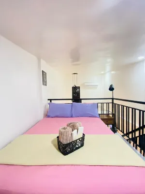 2 Beds Spacious Centrally Located Loft Apartment Hotels in 