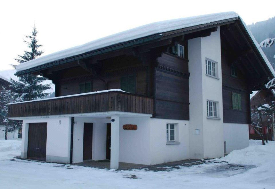 Elena # 1 - Housity
