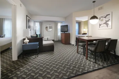 Residence Inn Dallas Addison/Quorum Drive Отели в г. Аддисон