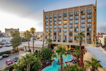 Hotel Lucerna Ciudad Juarez Отели рядом с достопримечательностью «Gran Plaza Juan Gabriel»