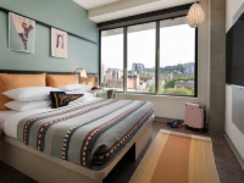 Moxy Portland Downtown Hotels near Pioneer Courthouse Square