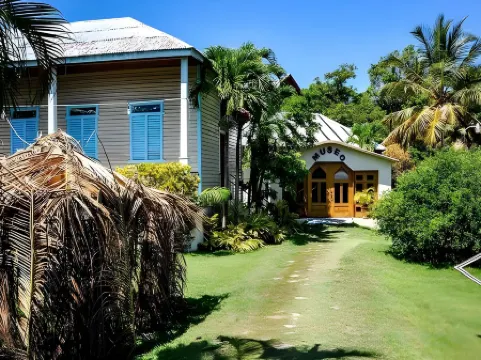 Casa Valeria Boutique Hotel Отели рядом с достопримечательностью «Плайя Алисия»