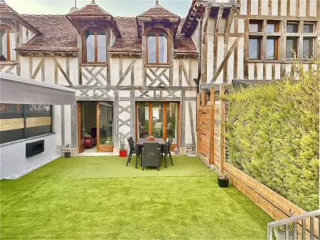 Jolie Maison Style Champenois Отели в г. Барбере-Сен-Сюльпис