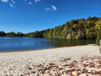 Charming 2-bedroom house on the river with resort amenities, plus golf course!!!