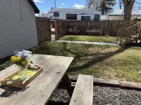 Cozy bungalo near restaurants, downtown, and Black Hills