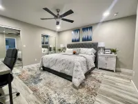 Wknd@Bernies 2Homes-2HotTubs-GAME ROOM, Private Compound--Amazing H2O/Mtn Views!