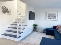 Bliss Beach House ♦ Vast Ocean Views ♦ Skydeck ♦ Private Hot Tub