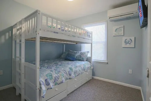 Brand New Gorgeous 2 Bedroom 1 Block from Beach!!!