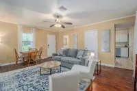 Bartow Oaks Oasis - Close to Downtown - Sleeps 7!