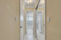 Keybiscayne Charmer half a block from private Beach, Restaurants and Boutiques!! Các khách sạn ở Key Biscayne