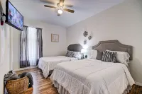 Cozy 2 bedroom Near Downtown Pet-Friendly