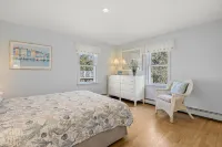 Beautiful Chatham,  Sun Sand & Surf.  8/10 mile to  beaches ,pet friendly home - 3-Star