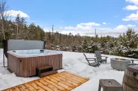 70 Acre White Mountain Estate - Trails, Views, Privacy