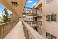 Premier Scenic Lakefront Luxury  Heart of Colorado Ski Country