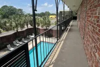 2-bedroom condo in superb Baton Rouge near Downtown