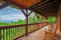 Pigeon Forge 2 King Bedroom Cabin! Stunning Mtn View! Hot Tub! Game Room!