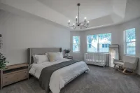 Large 5 bedroom 3 full bath house close to beaches, shopping  and parks. Hotels near Converse Factory Store