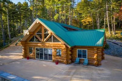 Stunning 4 Season Lake Burntside Log Cabin