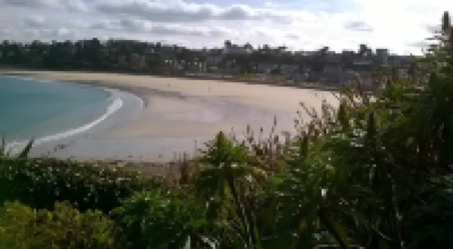 Quiet, bright, renovated apartment, 50 meters from the beach TRESTRAOU PERROS GUIREC