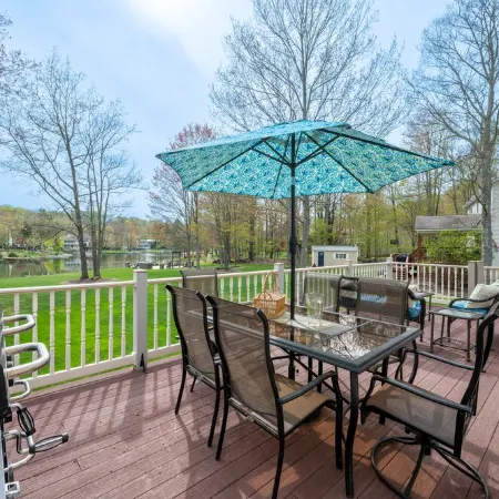 Lakefront Chalet - Pet Friendly No Fee