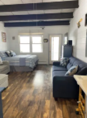 Charming Lakefront Studio Condo