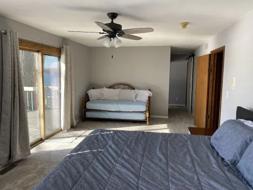 NEW Beautiful, Spacious Lake House - Wifi