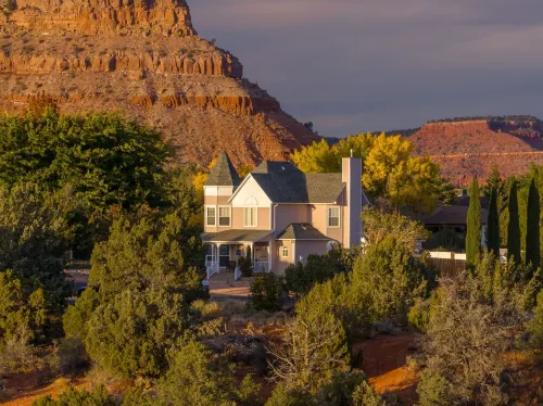 Kanab Paradise House with 2 King Beds Close to Hiking Trails