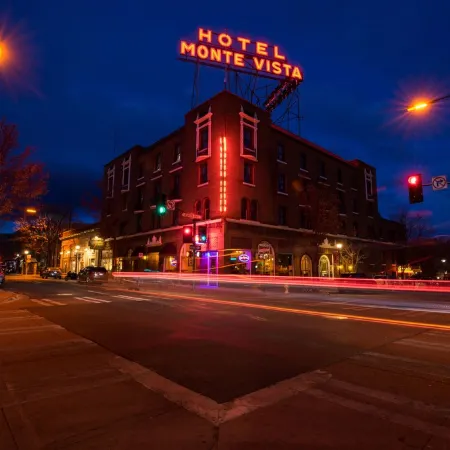 Apartment in the Heart of Downtown above an amazing Brewery!