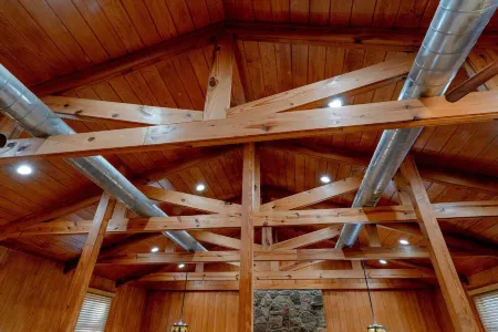 Cozy, upscale cabin with best view and fishing on the river!