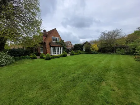 Cosy and warm old school country house surrounded by countryside and walks