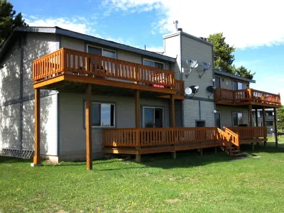 Buffalo Roam Condo * Comforts of Home for 6 * Minutes from Yellowstone Các khách sạn ở 