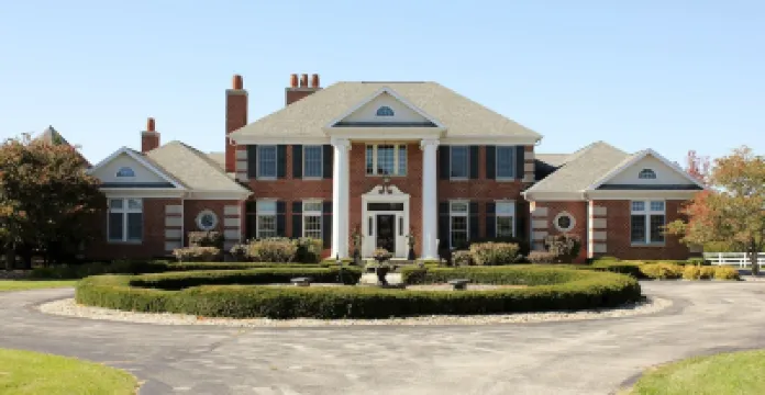 Renovated luxury villa with 7 bedrooms 5 bathrooms. Located on 40 acres of land. Hotels in 