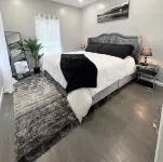 Cozy King Bed suite w/ free Parking ,Self check in and WiFi