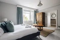 EXCLUSIVE HOUSE PRIVATE BEACH SEA FRONT SLEEPS 13 AMAZING VIEWS