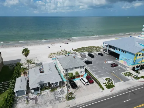 Great apartment w/ Beach view & Heather pool.