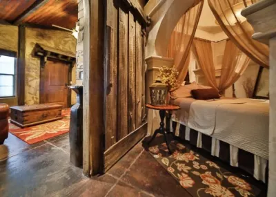 Stay in the Zion themed inn!3348714 a new 2nd rental. The Silo Inn
