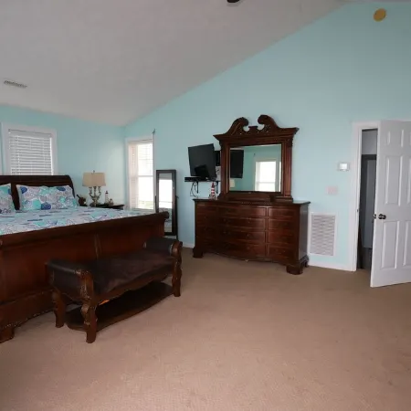 Personal Resort w/ Private Pool, Hot Tub & Elevator, Walking Distance to Town