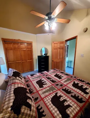 Unit within walking distance to downtown Gatlinburg, close hiking trails